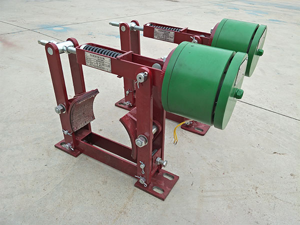 如何避免行車(chē)制動(dòng)器出現機械故障